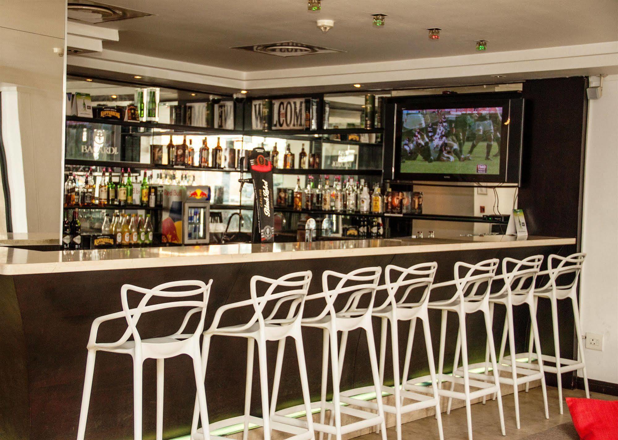Urban Chic Boutique Hotel & Cafe Кейптаун Екстериор снимка
