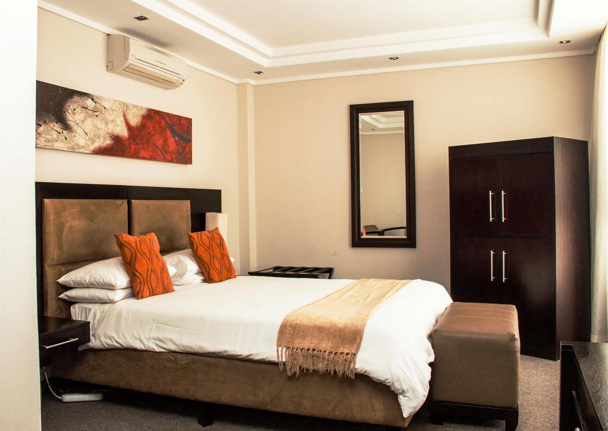 Urban Chic Boutique Hotel & Cafe Кейптаун Екстериор снимка