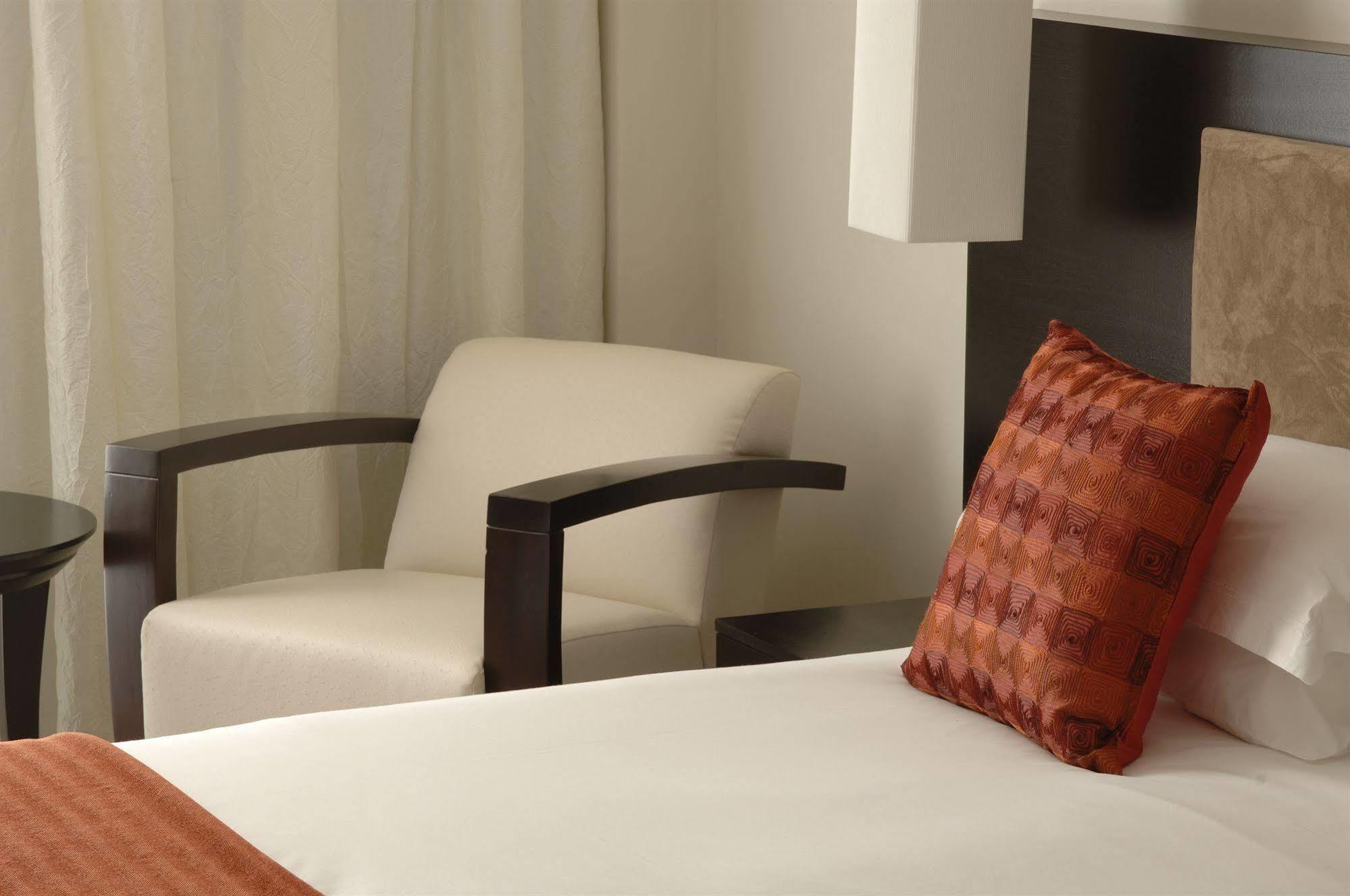 Urban Chic Boutique Hotel & Cafe Кейптаун Стая снимка