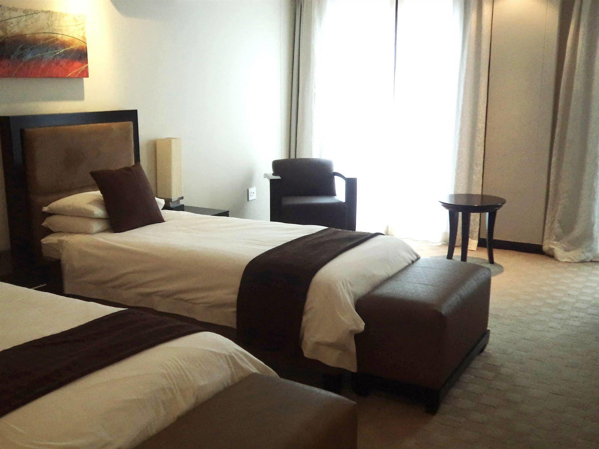 Urban Chic Boutique Hotel & Cafe Кейптаун Екстериор снимка