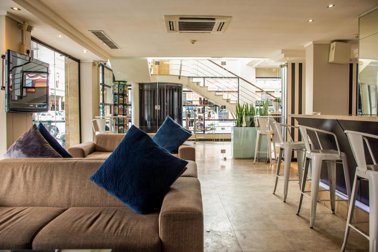 Urban Chic Boutique Hotel & Cafe Кейптаун Екстериор снимка